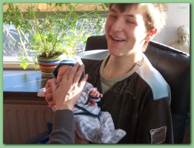 602x451 pixels (34K)